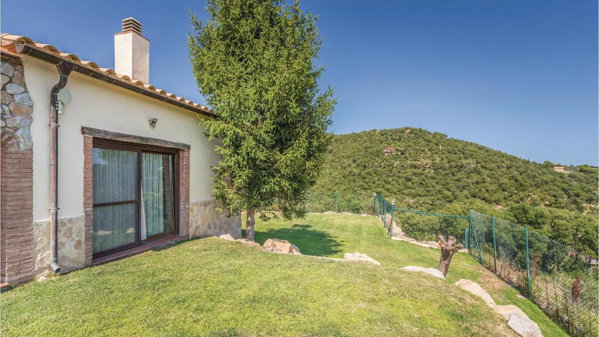 Amazing Home In Sant Miquel Daro With Wifi Romanyá de la Selva